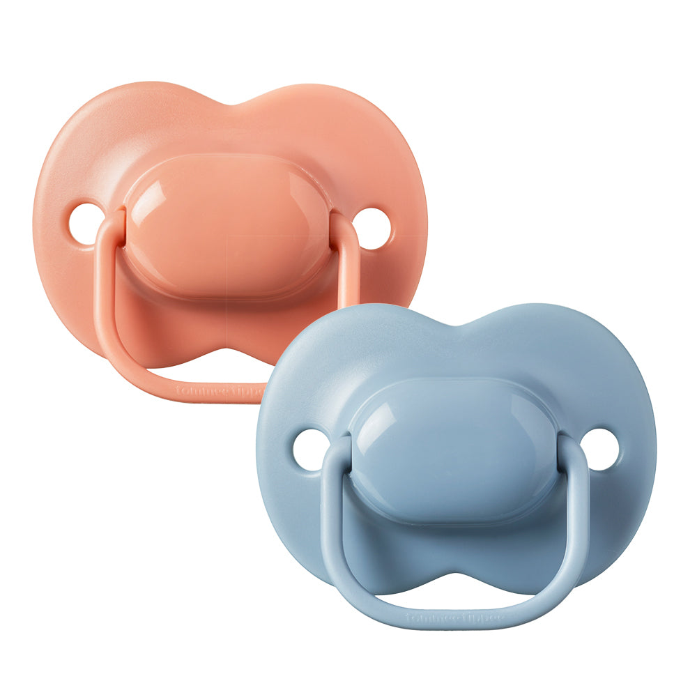 Tommee Tippee Natural Latex Cherry Soothers, Symmetrical Design, BPA-Free, 6-18m, Pack of 2 Dummies (Colour/Design May Vary)