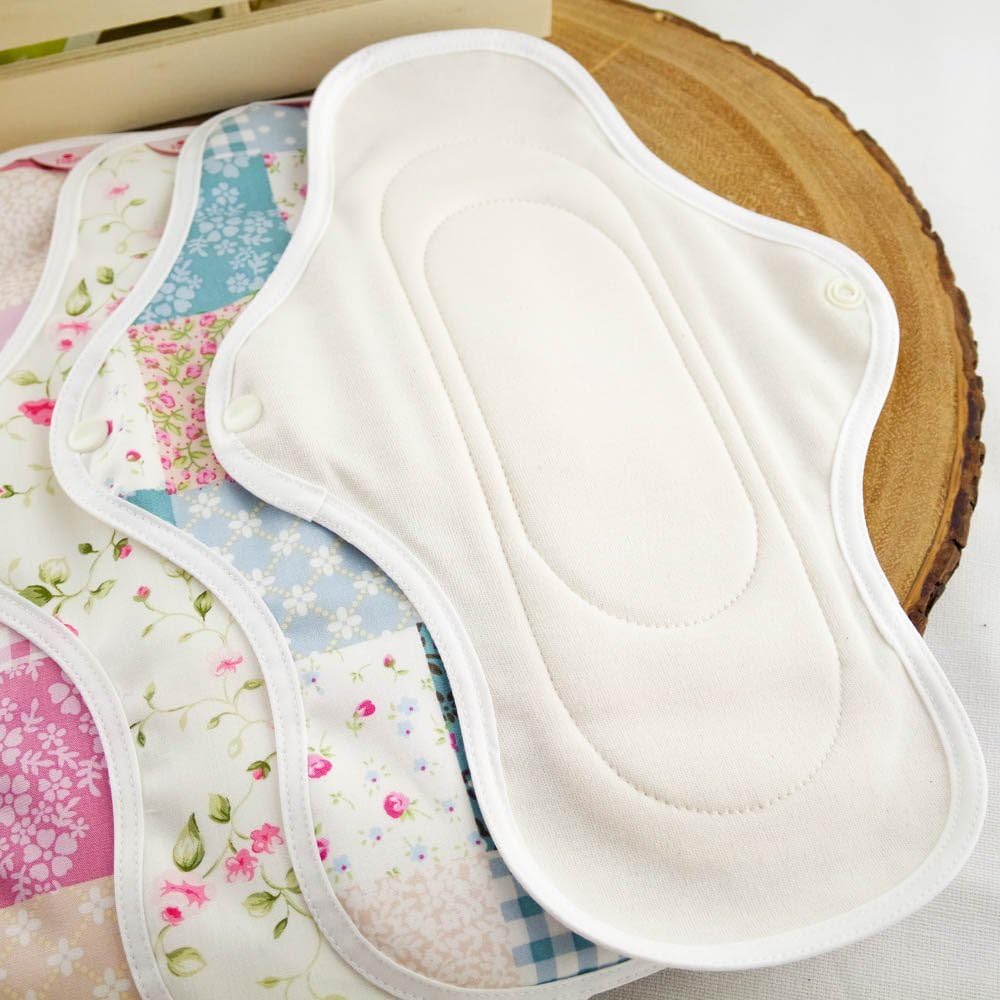 Hannah Pad Organic Cotton Reusable Cloth Pad Medium Extra Grip (Fabric supplied at random)